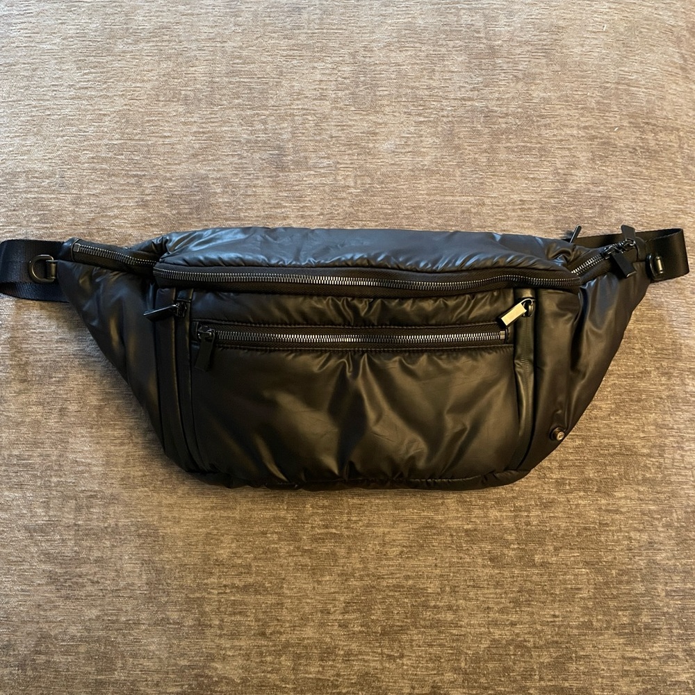 Caraa Large Fanny Pack- Black